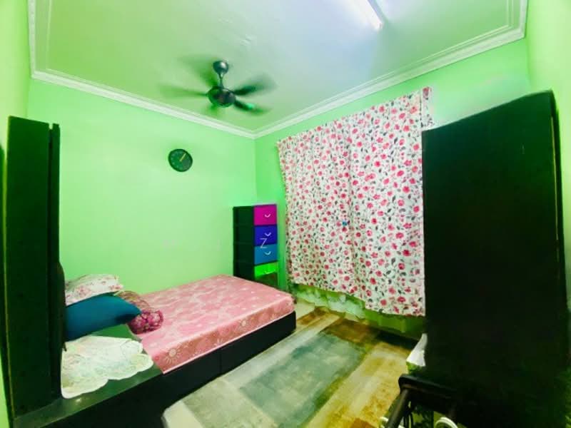 Apartment for Sale at Sri Melor (Mulberry Court) - M.J Zairin - Bedroom - PropertyGuru.com.my