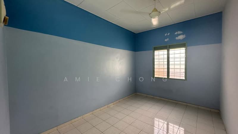 Pengkalan Single Storey Corner House For Sale untuk Untuk Dijual - RM 325,000, Mac 2026 - Bedroom - PropertyGuru.com.my