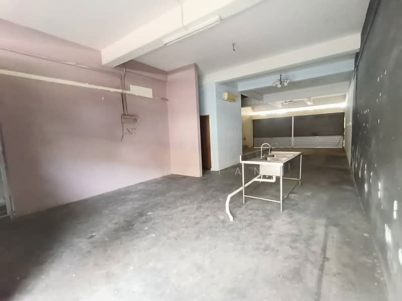 Shop for Rent in Taman Ungku Tun Aminah (Skudai) - Kent Tan - Interior - PropertyGuru.com.my