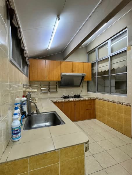 Usj 22 untuk Untuk Dijual - RM 900,000, Mac 2026 - Kitchen - PropertyGuru.com.my