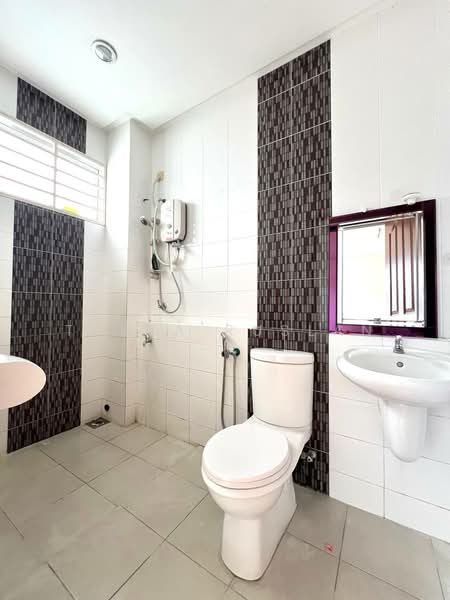 2-storey Terraced House for Sale in Bangi (Selangor) - Tasya Ruslan - Bathroom - PropertyGuru.com.my