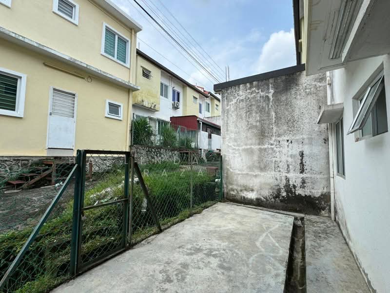 2-storey Terraced House for Sale in Taman Pelangi Semenyih 2 (Beranang) - Haslinda Ahmad Razali - Exterior - PropertyGuru.com.my