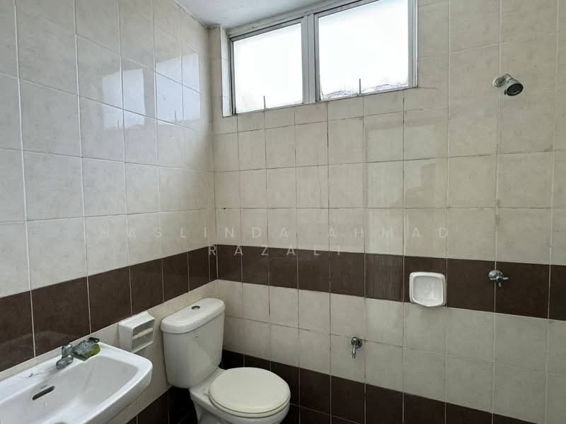 2-storey Terraced House for Sale in Taman Pelangi Semenyih 2 (Beranang) - Haslinda Ahmad Razali - Bathroom - PropertyGuru.com.my