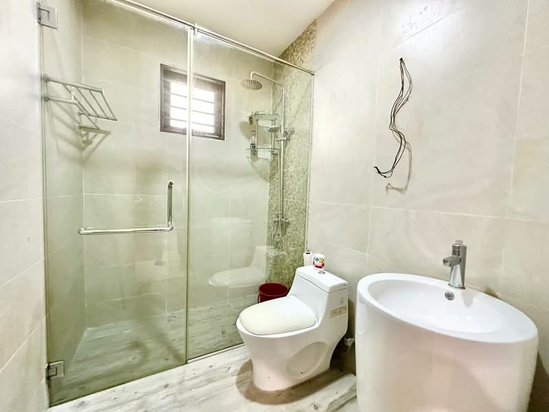 2.5-storey Terraced House for Sale in Bukit Antarabangsa (Ulu Kelang) - M.J Zairin - Bathroom - PropertyGuru.com.my