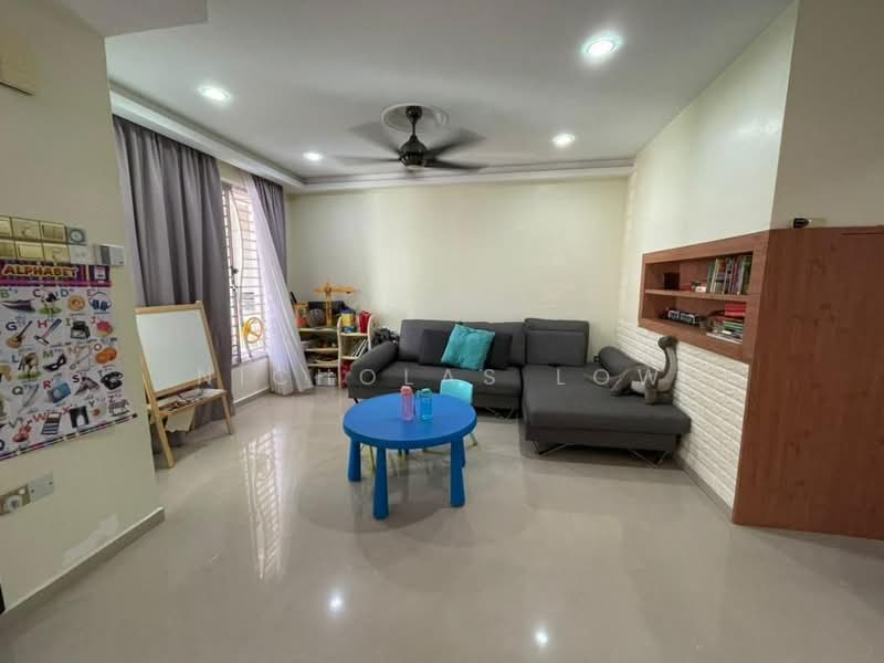 2-storey Terraced House for Rent in Taman Mount Austin (Tebrau) - Nicholas Low - Living Room - PropertyGuru.com.my