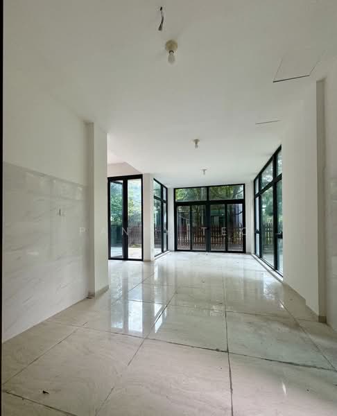 Anise Pearl Villa @ Forest City untuk Untuk Dijual - RM 4,100,000, Mac 2026 - Living Room - PropertyGuru.com.my