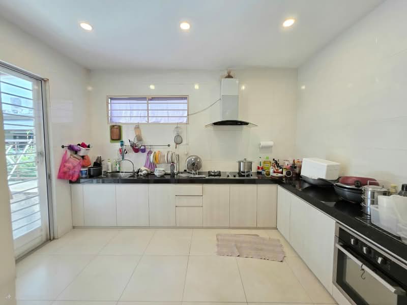 Semi-Detached House for Sale in Anggun (Rawang) - Evelyn Khoo - Kitchen - PropertyGuru.com.my