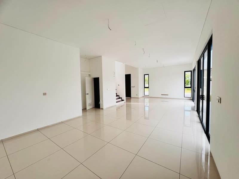 The Waterlily, Gamuda Cove, Cyberjaya Exclusive 2 Storey Waterfront Bungalow untuk Untuk Dijual - RM 2,950,000, Feb 2026 - Living Room - PropertyGuru.com.my