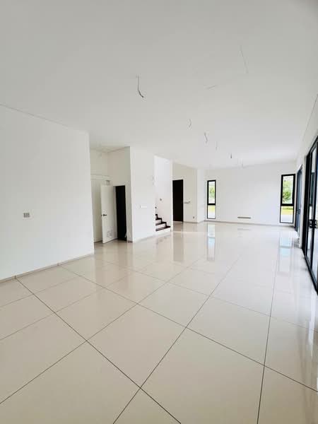 The Waterlily, Gamuda Cove, Cyberjaya Exclusive 2 Storey Waterfront Bungalow untuk Untuk Dijual - RM 2,950,000, Feb 2026 - Living Room - PropertyGuru.com.my