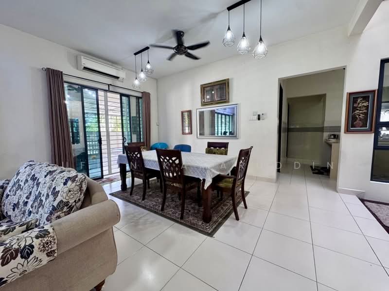2-storey Terraced House for Sale in Shah Alam (Selangor) - Sufian Kamaruddin - Dining Room - PropertyGuru.com.my