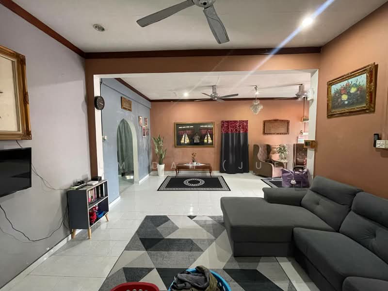 Bungalow for Sale in Desa Mahkota (Bangi) - JUMIDAH (JUE) - Living Room - PropertyGuru.com.my