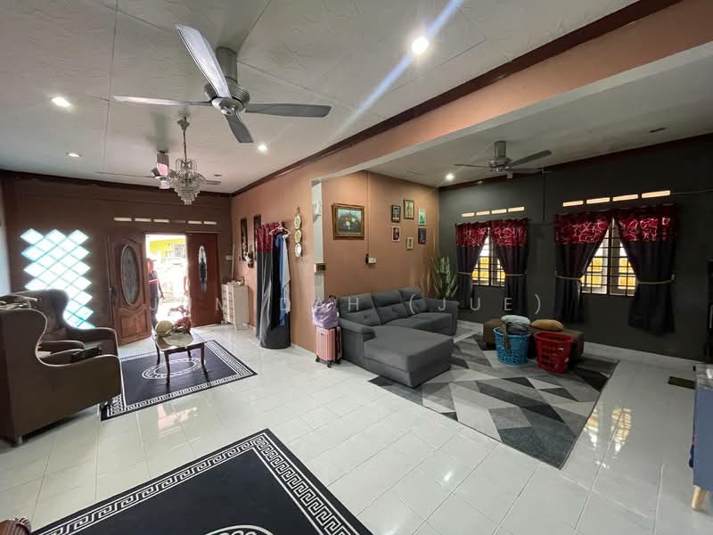 Bungalow for Sale in Desa Mahkota (Bangi) - JUMIDAH (JUE) - Living Room - PropertyGuru.com.my