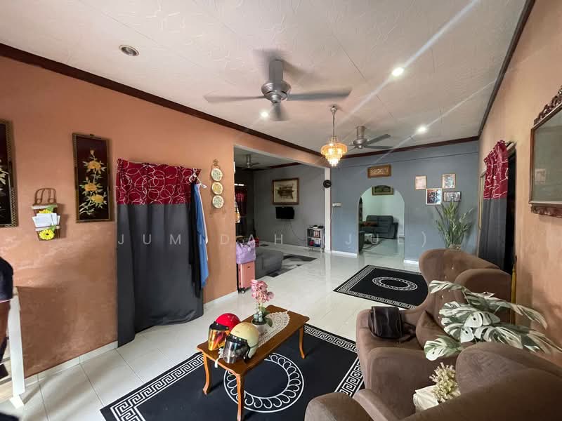 Bungalow for Sale in Desa Mahkota (Bangi) - JUMIDAH (JUE) - Living Room - PropertyGuru.com.my