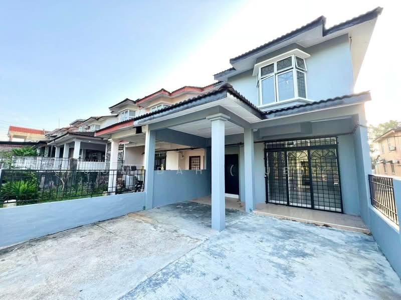 Taman Dahlia (Bandar Baru Salak Tinggi) untuk Untuk Dijual - RM 449,000, Mac 2026 - Exterior - PropertyGuru.com.my
