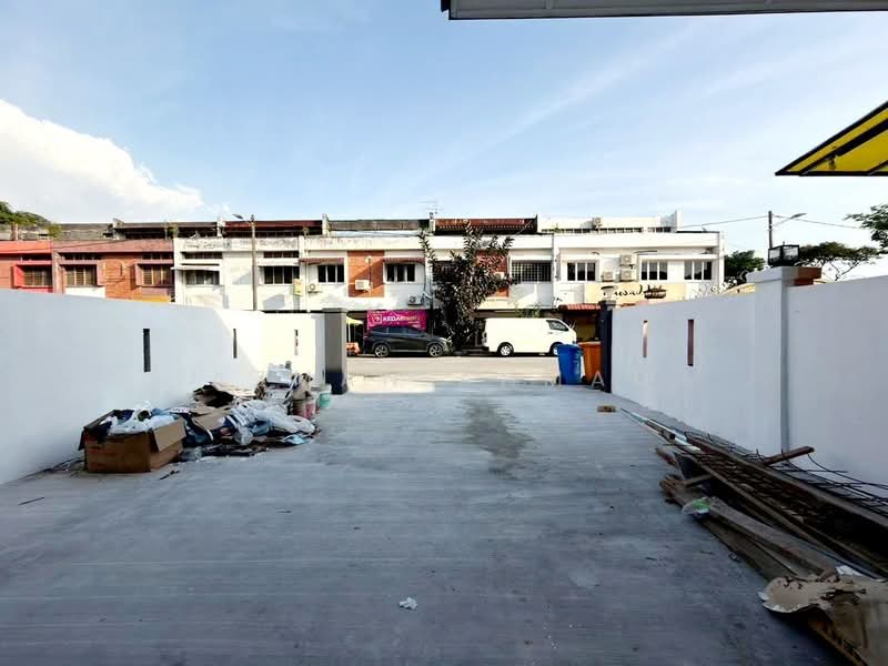 2-storey Terraced House for Sale in Seksyen 4 (Shah Alam) - Azman Ahmad - PropertyGuru.com.my