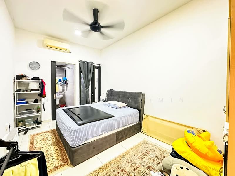 2-storey Terraced House for Sale in Bukit Jelutong (Shah Alam) - Nazrin Hakimin - PropertyGuru.com.my