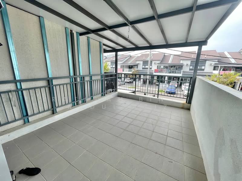 Townhouse for Sale in Cybersouth (Dengkil) - Rafedah Binti Abdul Aziz - Balcony - PropertyGuru.com.my