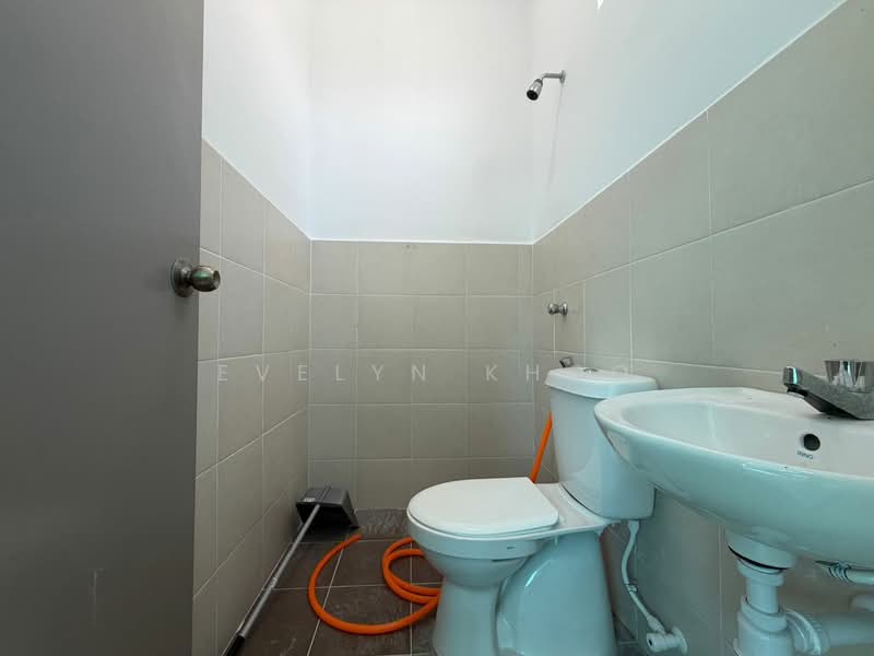 Scientex Kundang Jaya untuk Untuk Disewa - RM 2,000 /bulan, Mac 2026 - Bathroom - PropertyGuru.com.my