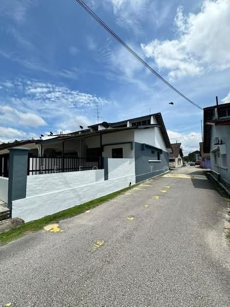1-storey Terraced House for Sale in Taman Perling (Perling) - Ee Fong Toh - Exterior - PropertyGuru.com.my