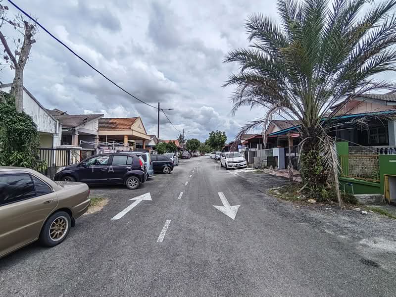 1-storey Terraced House for Sale in Bandar Baru Puncak Alam (Puncak Alam) - Tasya Ruslan - Exterior - PropertyGuru.com.my