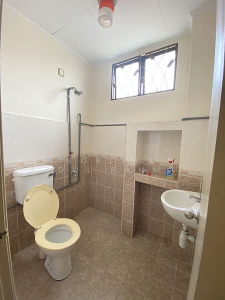 Jentay Bandar Enstek untuk Untuk Dijual - RM 1,110,000, Mac 2026 - Bathroom - PropertyGuru.com.my