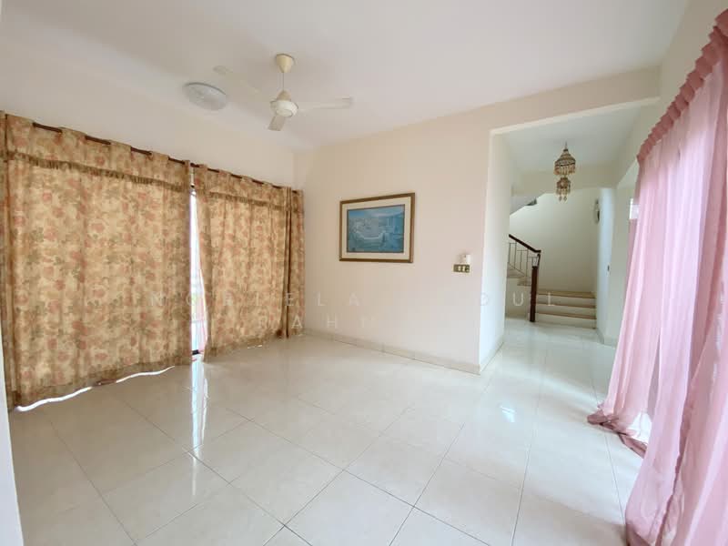 Jentay Bandar Enstek untuk Untuk Dijual - RM 1,110,000, Mac 2026 - Living Room - PropertyGuru.com.my