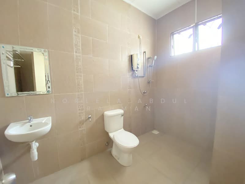 Jentay Bandar Enstek untuk Untuk Dijual - RM 1,110,000, Mac 2026 - Bathroom - PropertyGuru.com.my