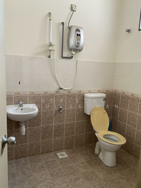 Bungalow for Sale in Bandar Enstek (Negeri Sembilan) - Norlela Abdul Rahman - Bathroom - PropertyGuru.com.my