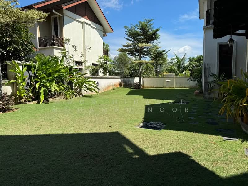 Semi-Detached House for Sale in Bukit Jelutong (Shah Alam) - Noor Hidayah Mohamad Noor - Exterior - PropertyGuru.com.my
