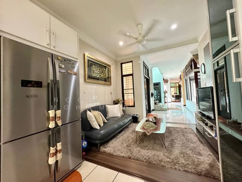 Semi-Detached House for Sale in Bukit Jelutong (Shah Alam) - Noor Hidayah Mohamad Noor - Living Room - PropertyGuru.com.my