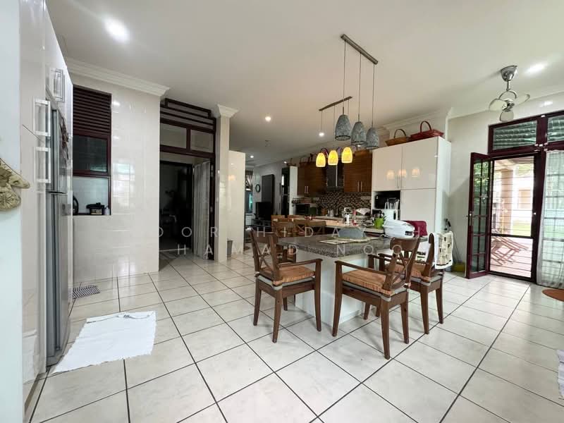 Semi-Detached House for Sale in Bukit Jelutong (Shah Alam) - Noor Hidayah Mohamad Noor - Kitchen - PropertyGuru.com.my