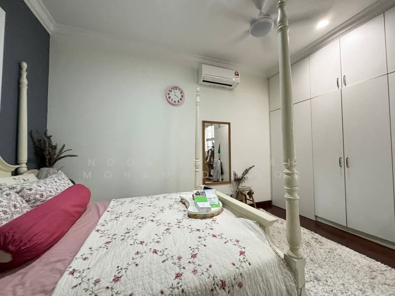 Semi-Detached House for Sale in Bukit Jelutong (Shah Alam) - Noor Hidayah Mohamad Noor - Bedroom - PropertyGuru.com.my