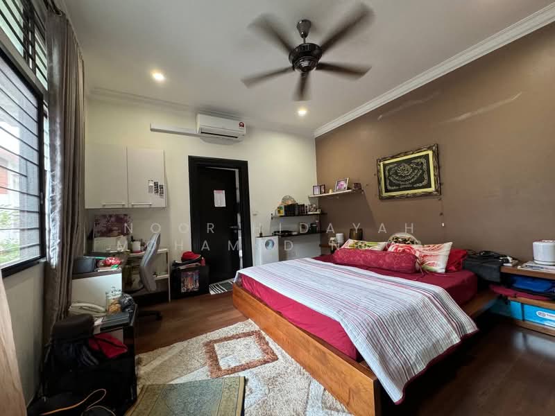 Semi-Detached House for Sale in Bukit Jelutong (Shah Alam) - Noor Hidayah Mohamad Noor - Bedroom - PropertyGuru.com.my