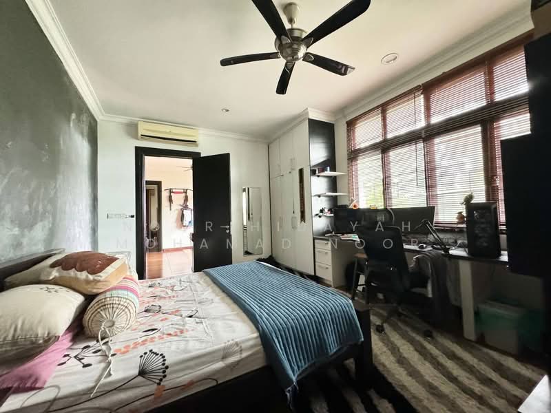 Semi-Detached House for Sale in Bukit Jelutong (Shah Alam) - Noor Hidayah Mohamad Noor - Bedroom - PropertyGuru.com.my