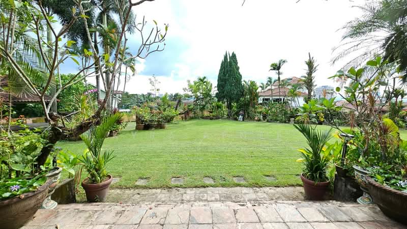 Freehold Double Storey Bungalow With Huge Land @ Bukit Gasing, Petaling Jaya untuk Untuk Dijual - RM 9,200,000, Feb 2026 - Garden - PropertyGuru.com.my