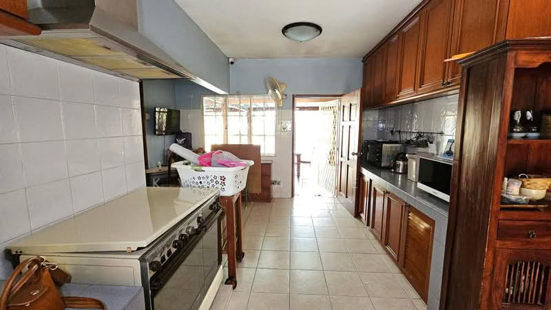 Freehold Double Storey Bungalow With Huge Land @ Bukit Gasing, Petaling Jaya untuk Untuk Dijual - RM 9,200,000, Feb 2026 - Kitchen - PropertyGuru.com.my