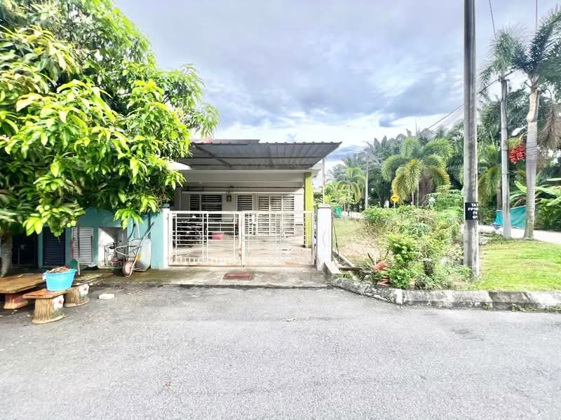 1-storey Terraced House for Sale in Jenjarom (Selangor) - JUMIDAH (JUE) - Exterior - PropertyGuru.com.my