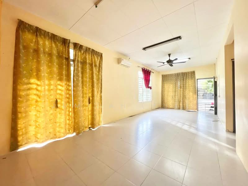 1-storey Terraced House for Sale in Jenjarom (Selangor) - JUMIDAH (JUE) - Living Room - PropertyGuru.com.my