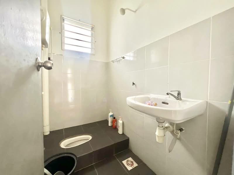 1-storey Terraced House for Sale in Jenjarom (Selangor) - JUMIDAH (JUE) - Bathroom - PropertyGuru.com.my