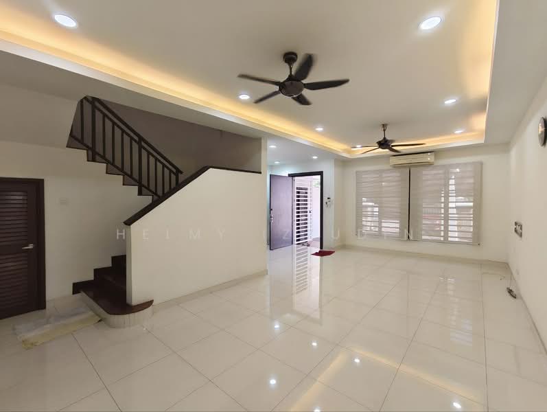 2-storey Terraced House for Sale in Alam Impian (Shah Alam) - HELMY IZZUDIN - Living Room - PropertyGuru.com.my