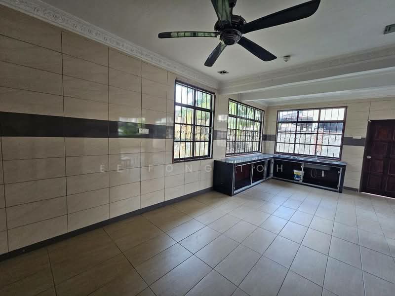 Bungalow for Sale in Taman Bukit Kempas (Tampoi) - Ee Fong Toh - Kitchen - PropertyGuru.com.my