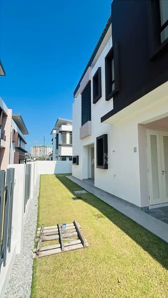 Semi-Detached House for Sale in Kajang (Selangor) - Noraini Dahan - Outdoor Space - PropertyGuru.com.my