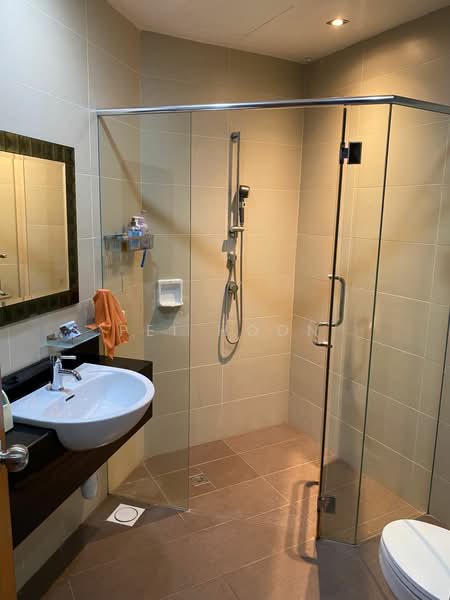 Condominium for Sale at Hillcrest Residences - Pei Hoon - Bathroom - PropertyGuru.com.my