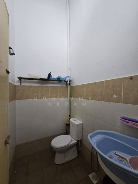 Semi-Detached House for Sale in Taman Indah Puteri (Sepang) - Muhammad Akram - Bathroom - PropertyGuru.com.my