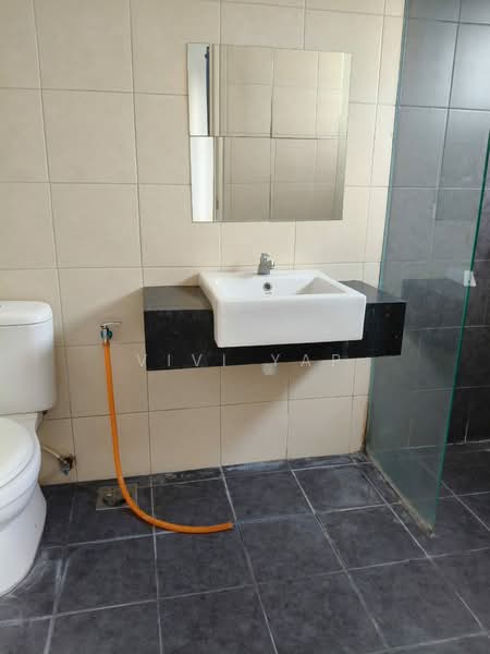 3-storey Terraced House for Sale in Seri Kembangan (Selangor) - Vivi Yap - Bathroom - PropertyGuru.com.my