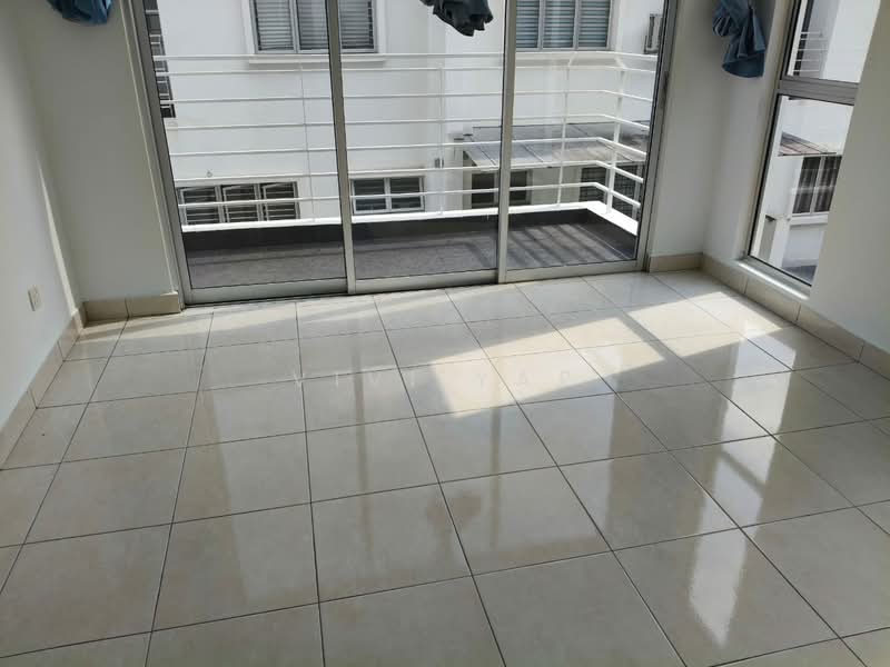 3-storey Terraced House for Sale in Seri Kembangan (Selangor) - Vivi Yap - Balcony - PropertyGuru.com.my