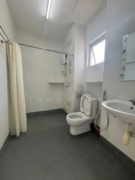 Apartment for Rent at One World 2 (1-Sky) - Emma Chan - Bathroom - PropertyGuru.com.my