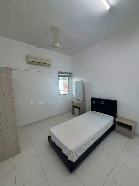 Apartment for Rent at One World 2 (1-Sky) - Emma Chan - Bedroom - PropertyGuru.com.my