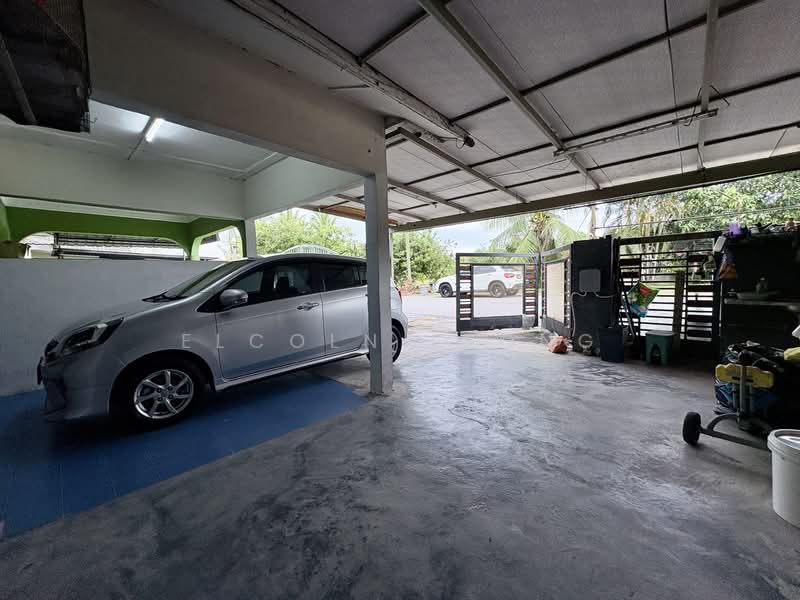 2-storey Terraced House for Sale in Bandar Rinching (Semenyih) - Elcoln Leong - Car Park - PropertyGuru.com.my