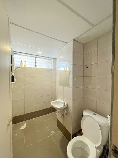 Condominium for Rent at Eden Seaview Condominium - Amanda Phoon - Bathroom - PropertyGuru.com.my